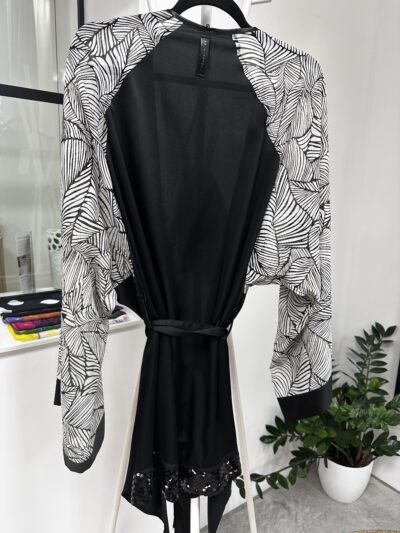 Lehe motiiviga varrukad, must-valge kimono, litter detailid - Image 2